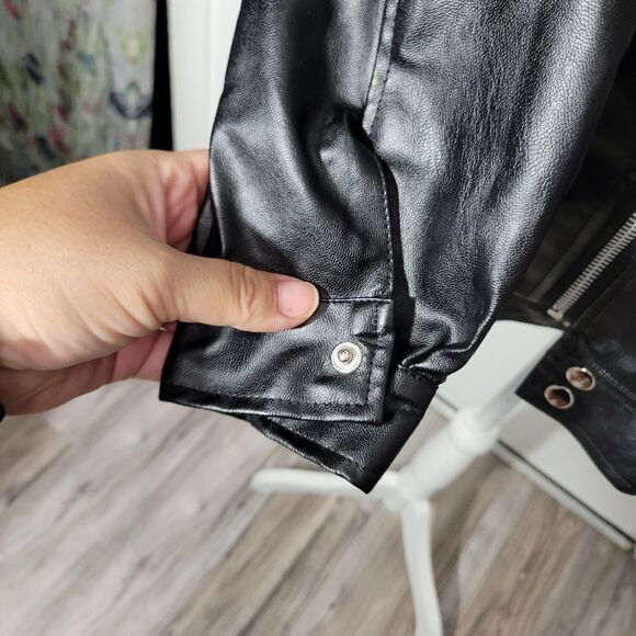 Women's faux leather jacket - Picture 9 of 10